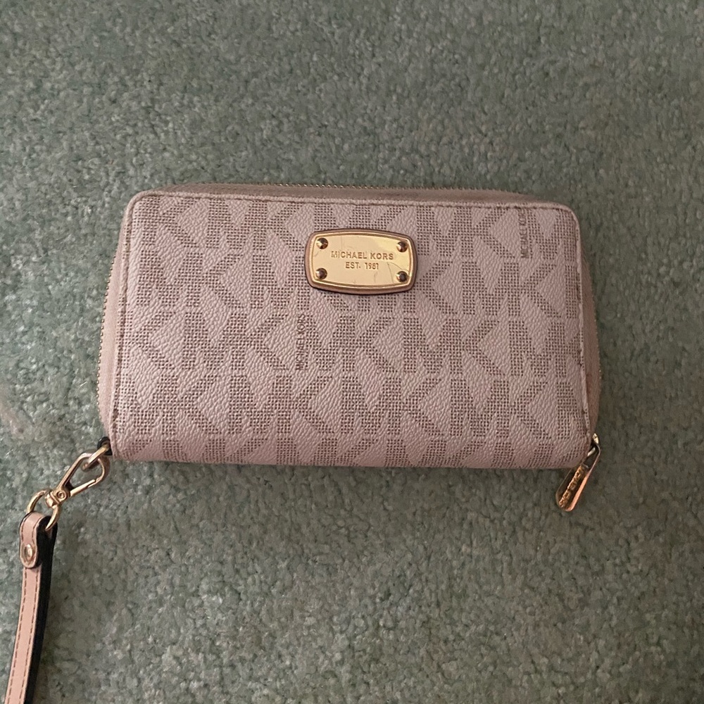 michael kors wrislet